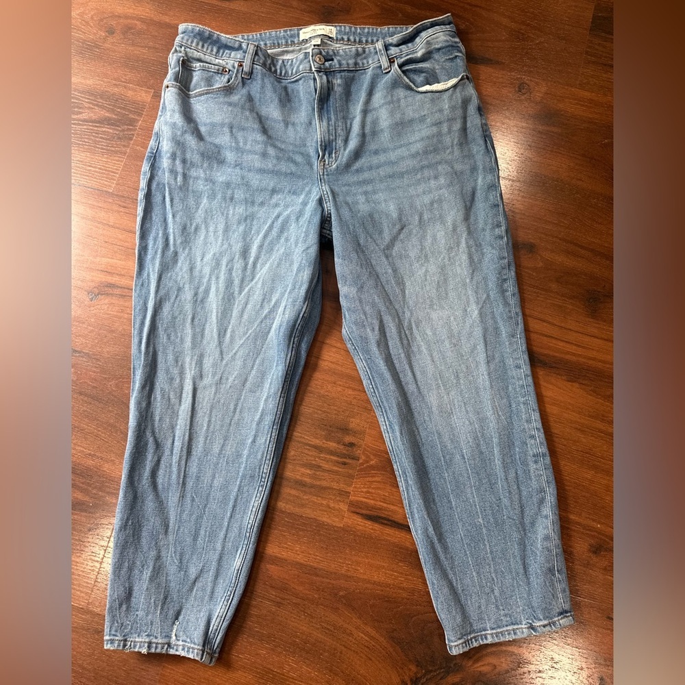Abercrombie & Fitch The Mom High Rise Curve Love 34/18s blue color